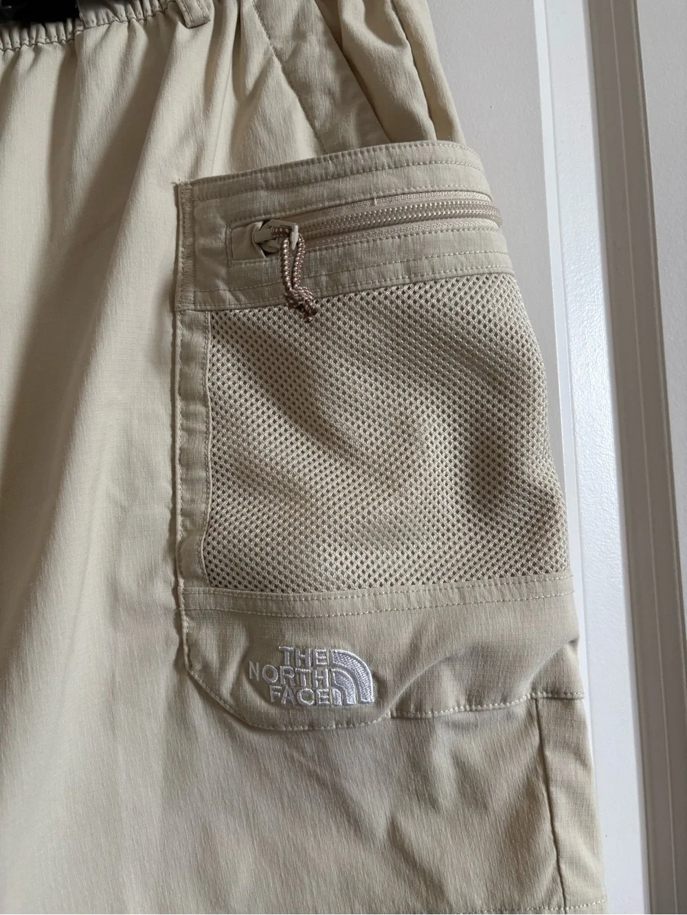 The North Face Class V Pathfinder Belted Shorts Men’s Medium Beige Quick Dry